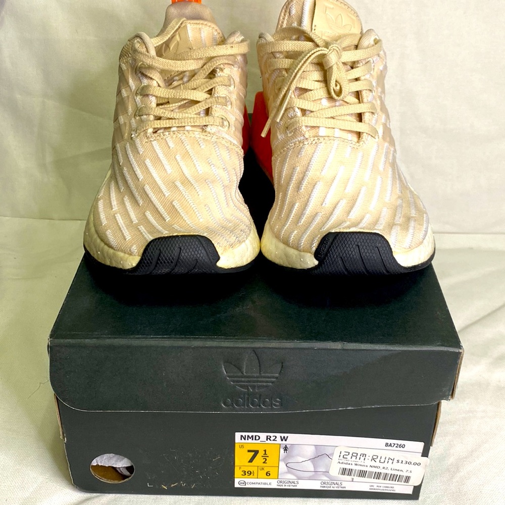 W 7.5 adidas NMD r2 in Linen and apricot used
